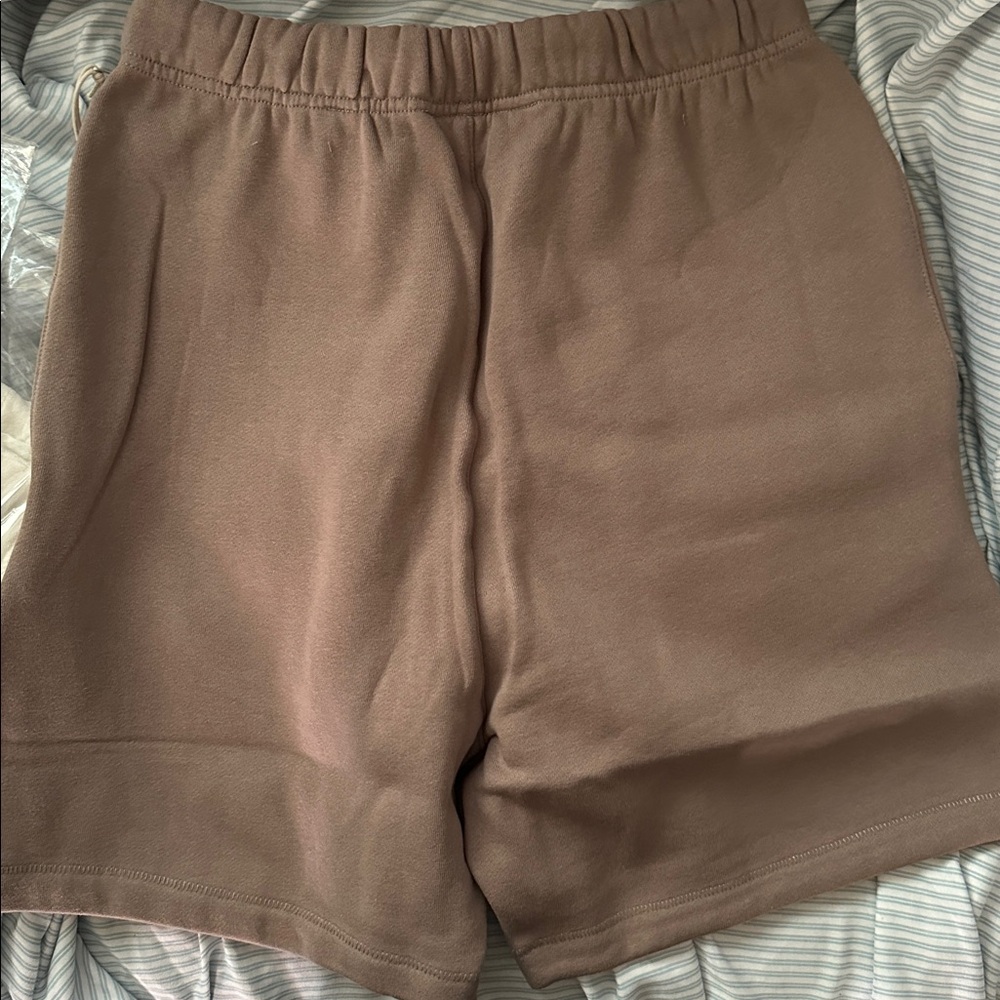 Fear of God Essentials Taupe Shorts - Picture 4 of 6